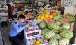 太原市网红吃小瓜的店铺,小瓜美食新地标，一口咬下夏日清凉！